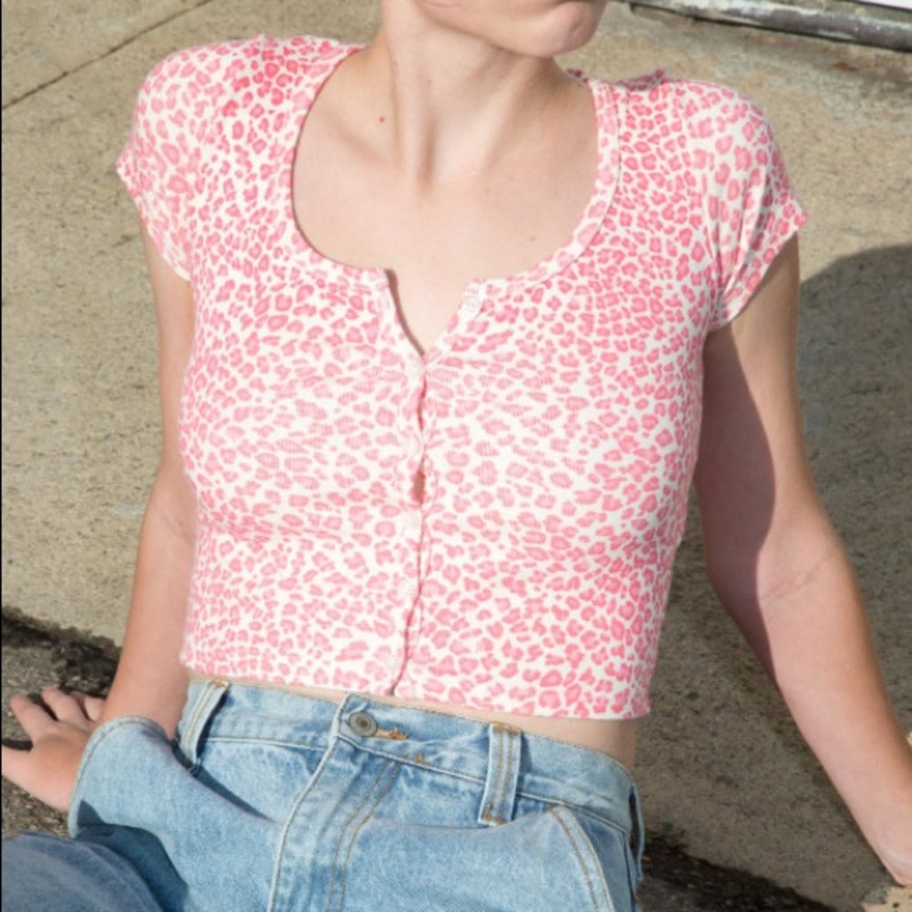 brandy melville pink cheetah zelly